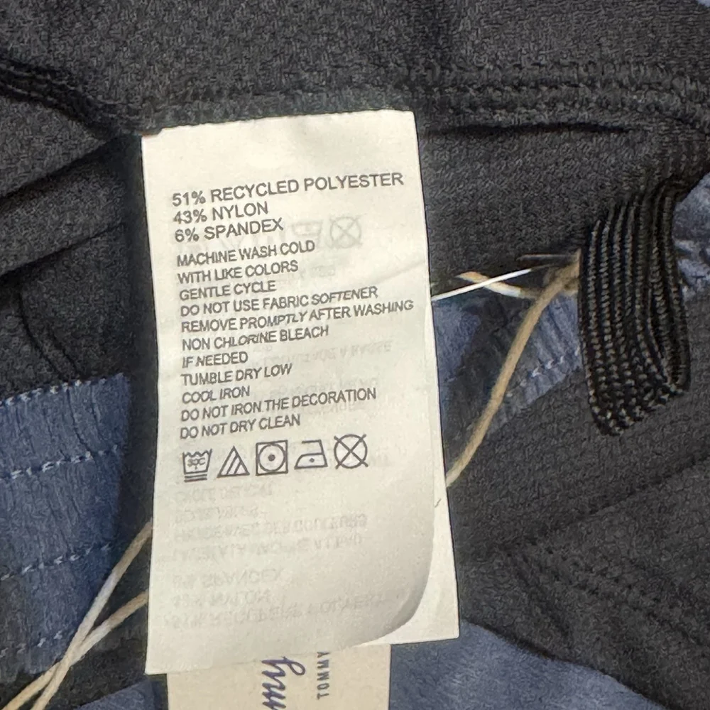 NWT Tommy Bahama 6